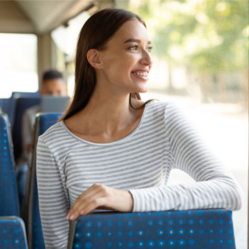 Does the Country Inn & Suites Asheville River Arts District provide a shuttle service?